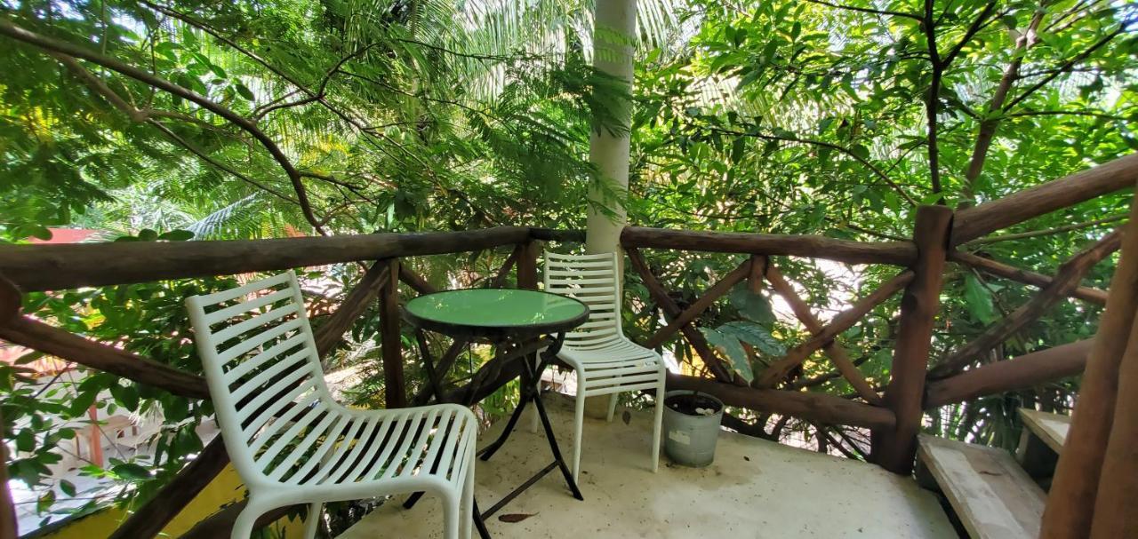 Layla Guesthouse Puerto Morelos Exteriör bild