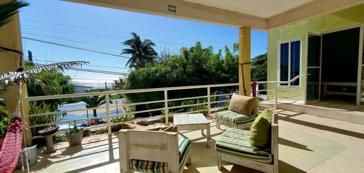 Layla Guesthouse Puerto Morelos Exteriör bild